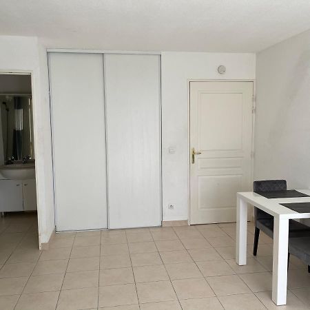 Superbe studio de 31m en rez de jardin Saint-Laurent-du-Var Buitenkant foto