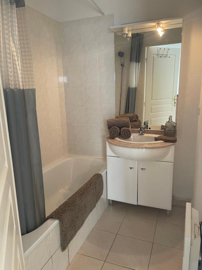 Superbe studio de 31m en rez de jardin Saint-Laurent-du-Var Buitenkant foto